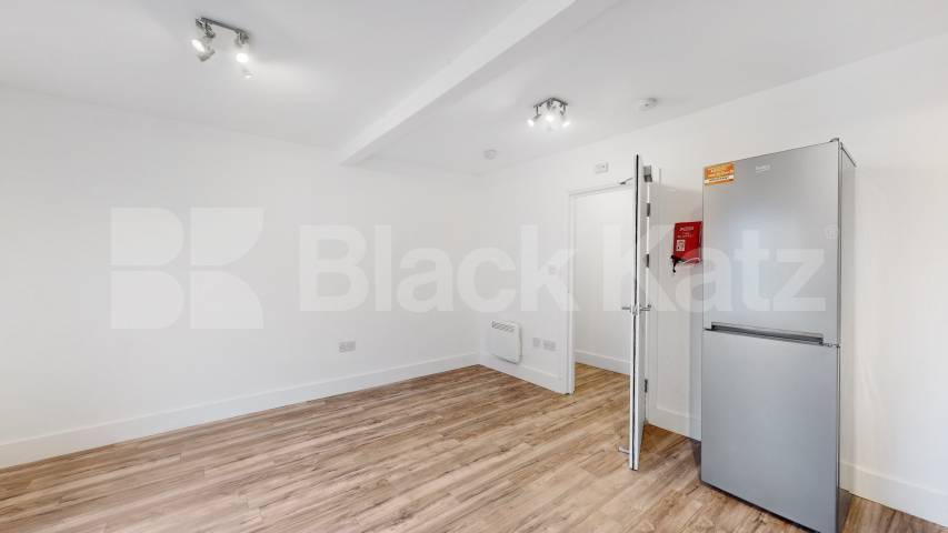 Spacious two bed set within a period house minutes to tube and shops Camden Road, Camden